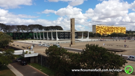 Praça dos Três Poderes: Pombal